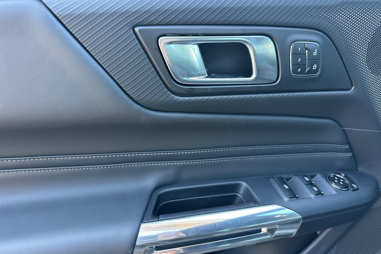 2025 Ford Mustang GT Premium Convertible photo 10