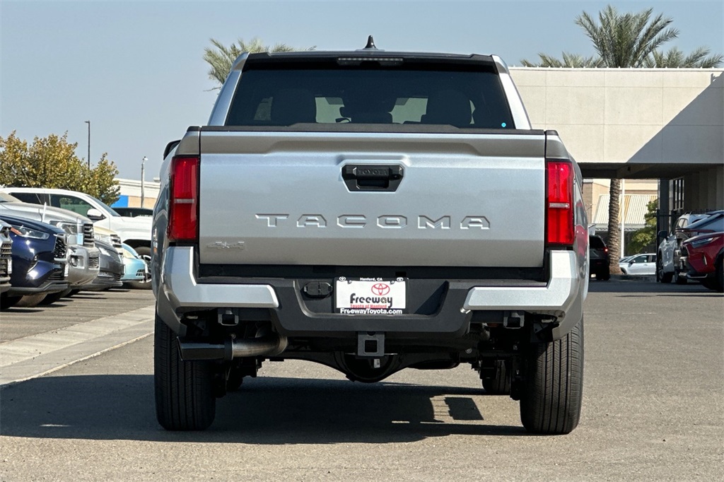 2025 Toyota Tacoma SR5 4x4 Double Cab photo 5