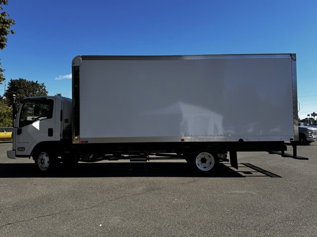 2025 Chevrolet Silverado photo 2