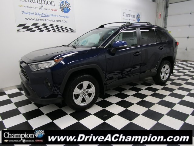 2021 Toyota RAV4 XLE photo 9
