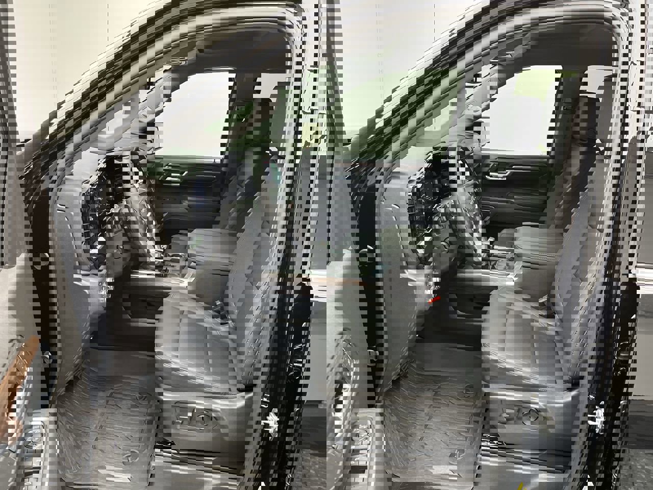 2025 Gmc Sierra 1500 SLT photo 3