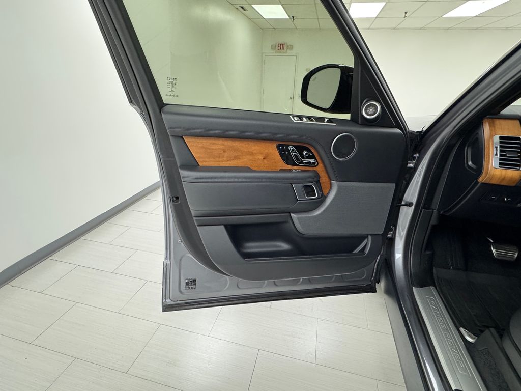 2022 Land Rover Range Rover HSE Westminster Edition photo 6