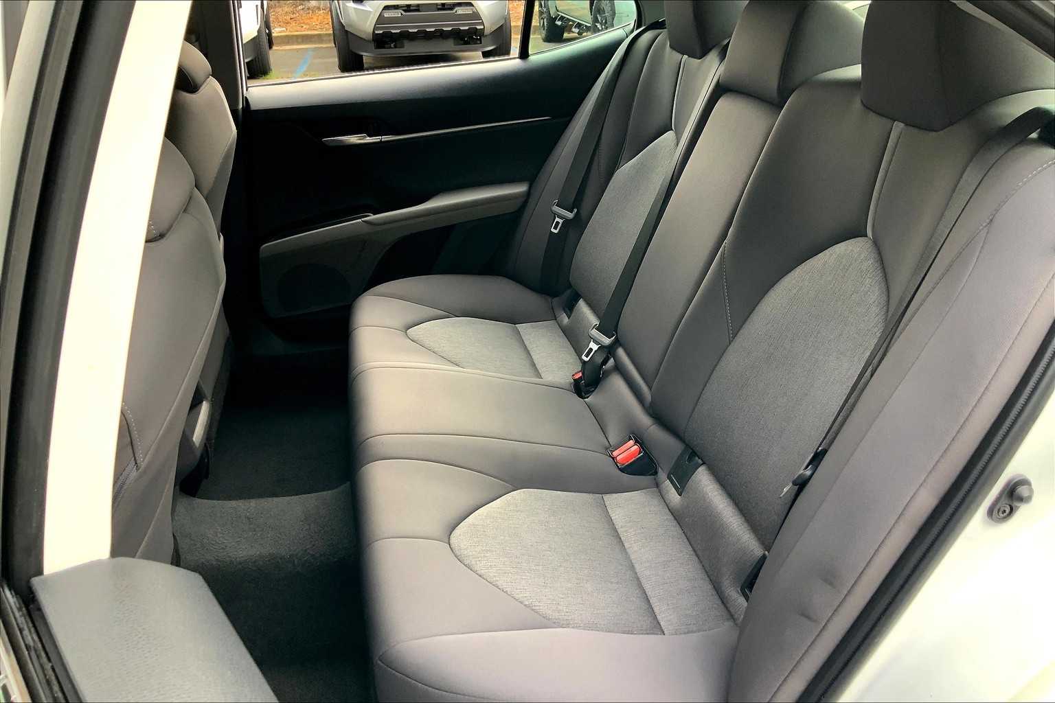 2023 Toyota Camry LE photo 18