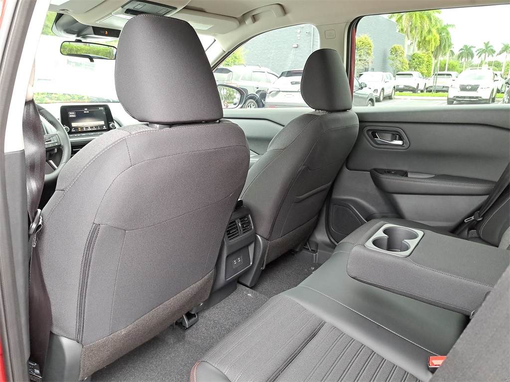 2026 Nissan Rogue SV photo 11