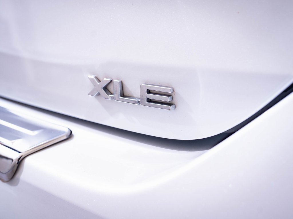 2022 Toyota Highlander Hybrid Bronze Edition photo 8
