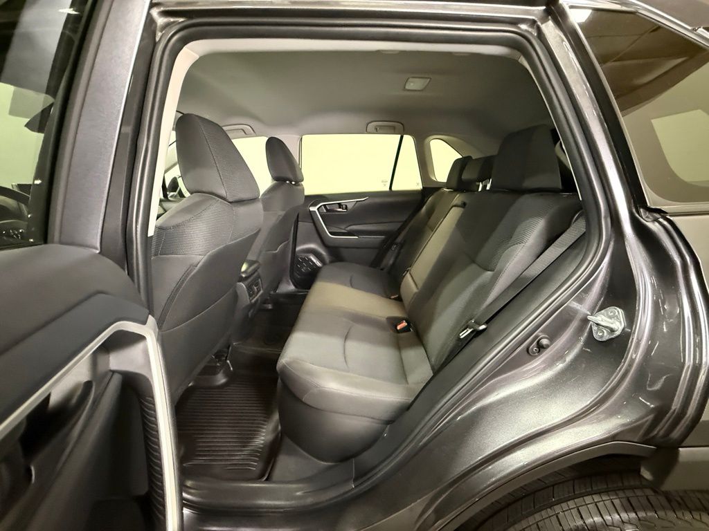 2024 Toyota RAV4 Hybrid LE photo 17