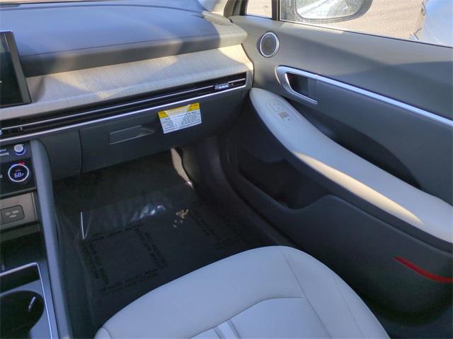 2025 Hyundai Sonata Hybrid SEL photo 16