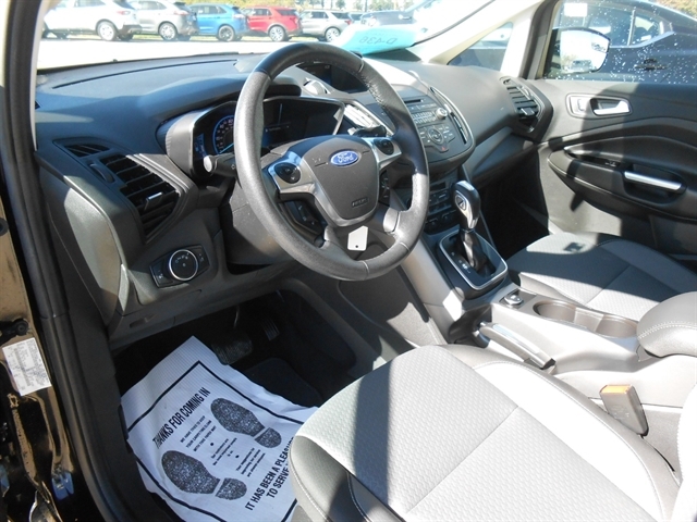 2017 Ford C-Max SE Hybrid photo 3