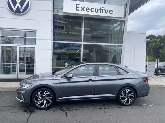 2025 Volkswagen Jetta 1.5T SEL photo 2