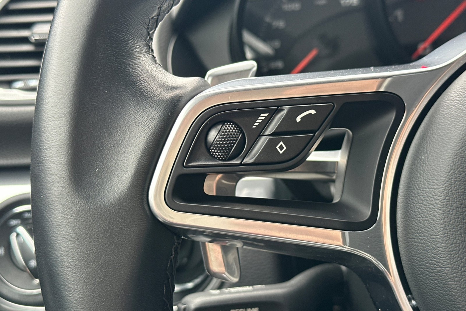 2025 Porsche Boxster photo 27