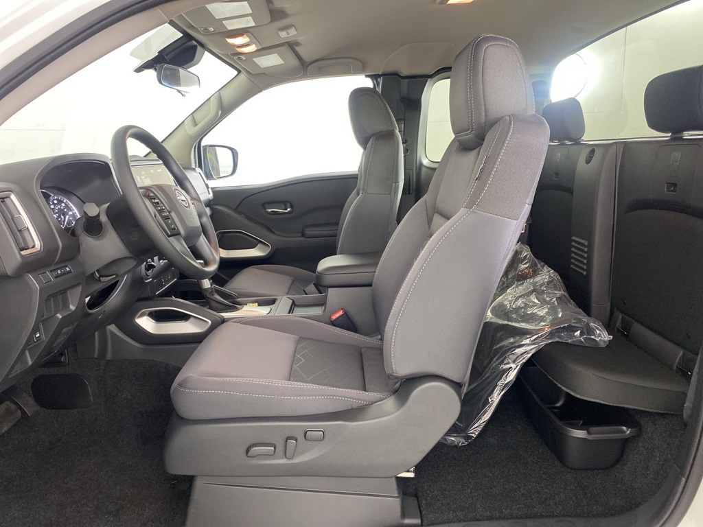 2025 Nissan Frontier SV photo 8