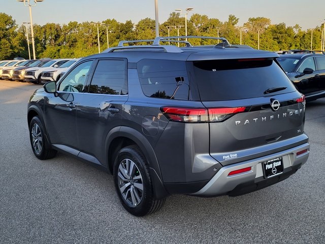 2025 Nissan Pathfinder SL photo 6