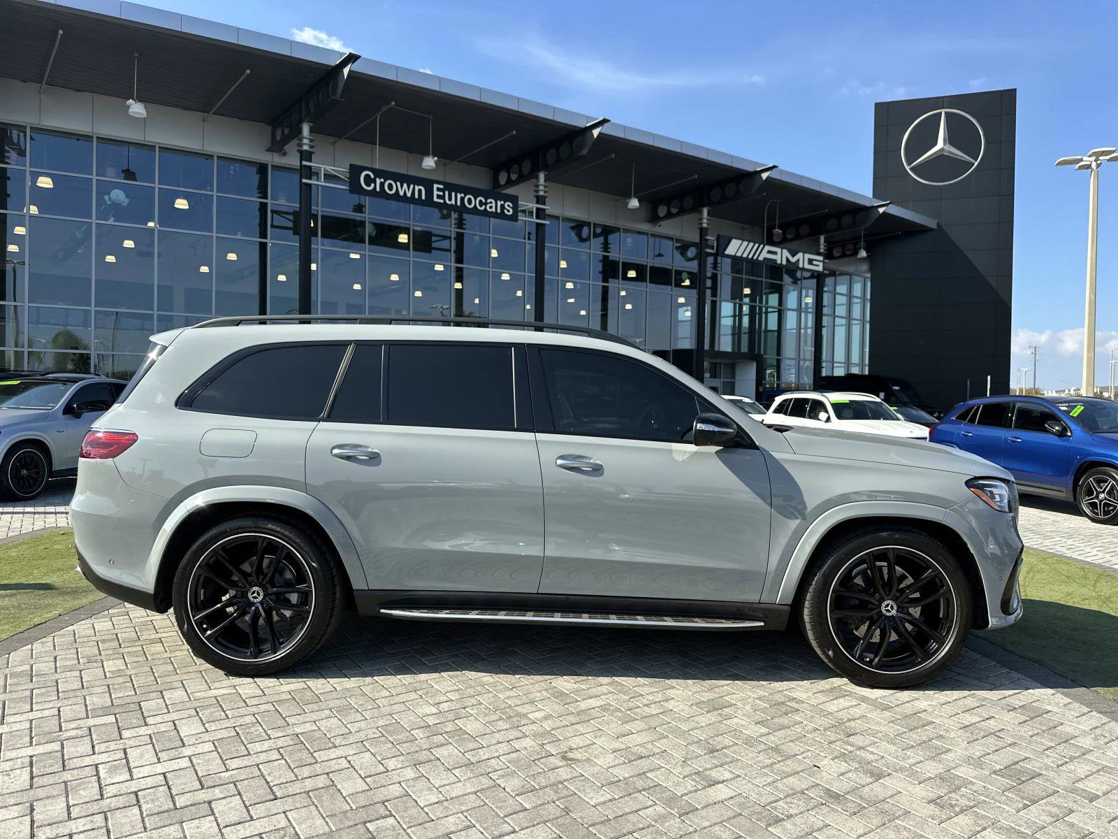 2024 Mercedes Benz GLS 580 photo 2