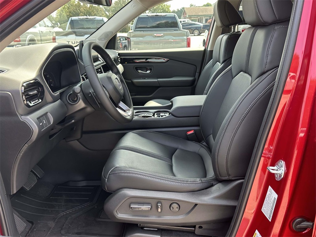 2025 Honda Pilot Touring photo 4