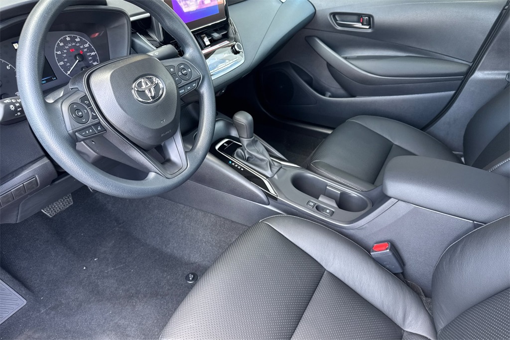 2025 Toyota Corolla LE photo 8