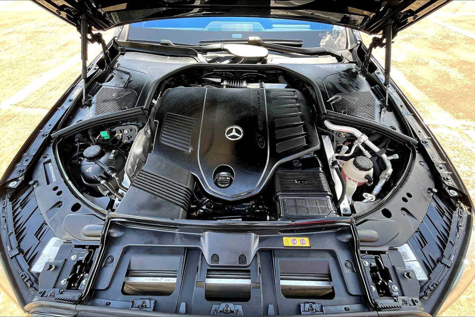 2024 Mercedes Benz S 580e photo 30
