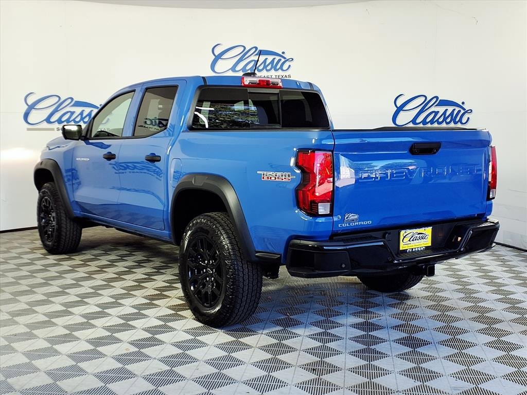 2026 Chevrolet Colorado Trail Boss photo 2