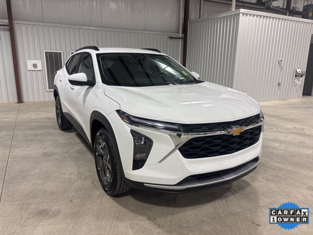 2025 Chevrolet Trax LT photo 3