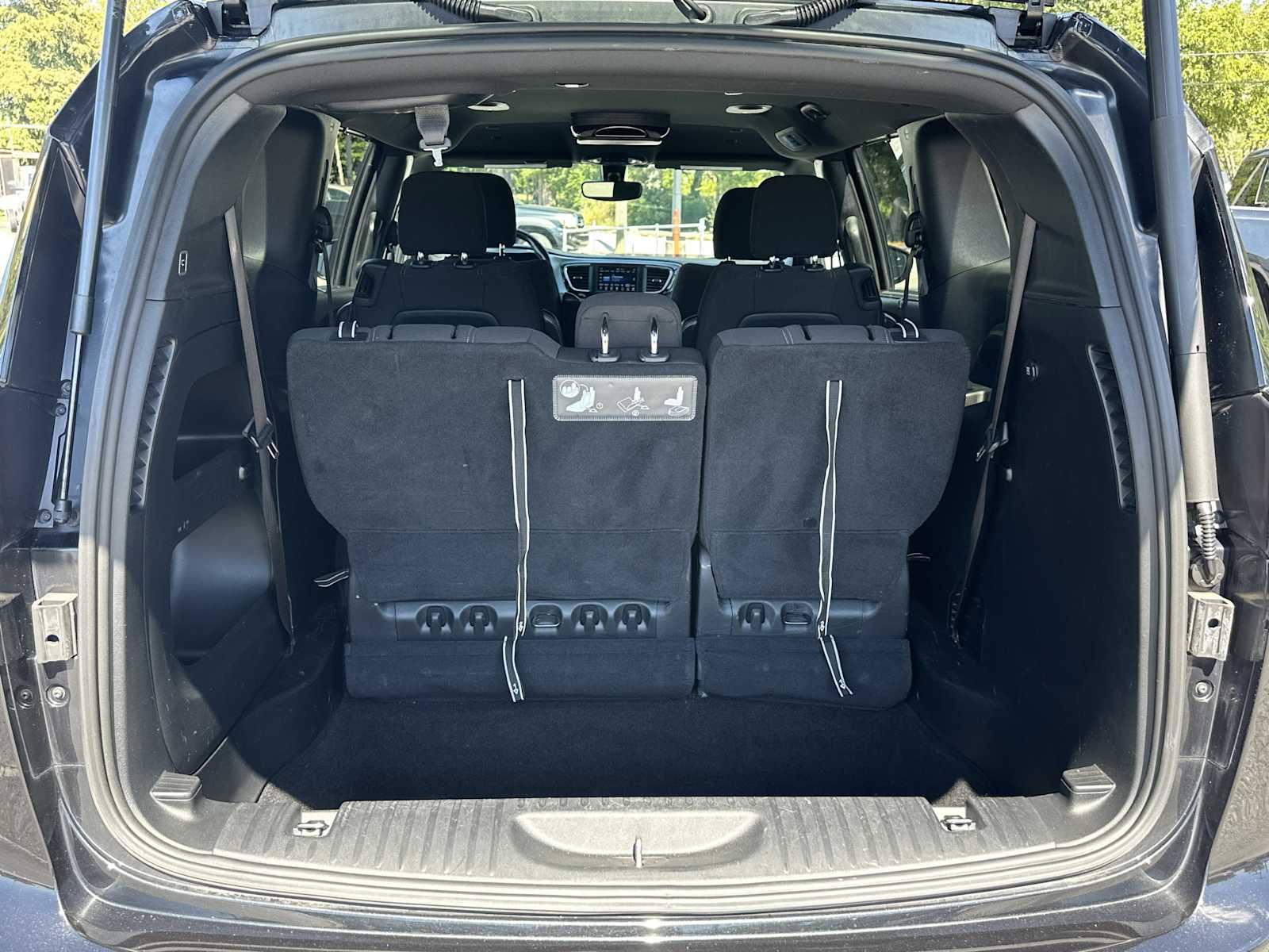 2020 Chrysler Pacifica Touring photo 15