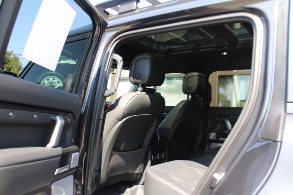 2024 Land Rover Defender Outbound photo 23