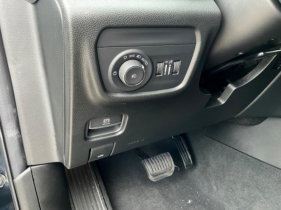 2025 Jeep Grand Cherokee Limited photo 16