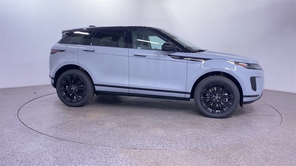 2025 Land Rover Range Rover S photo 9