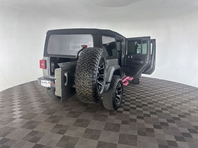 2020 Jeep Wrangler Unlimited Sahara photo 11