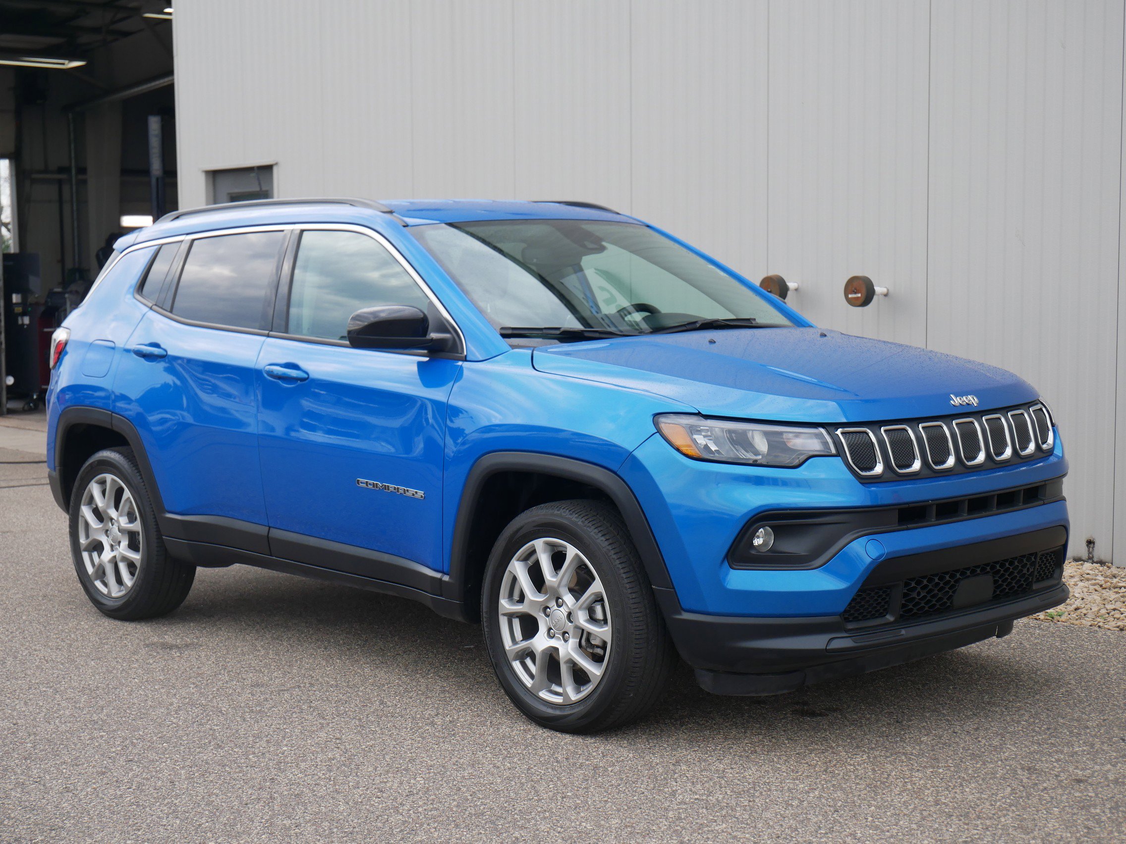 2022 Jeep Compass Latitude Lux photo 7