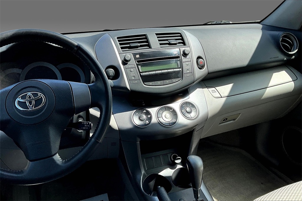 2006 Toyota RAV4 Limited photo 3