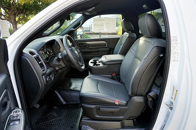 New 2024 Bright White Clear-Coat Exterior Paint RAM Tradesman image 21