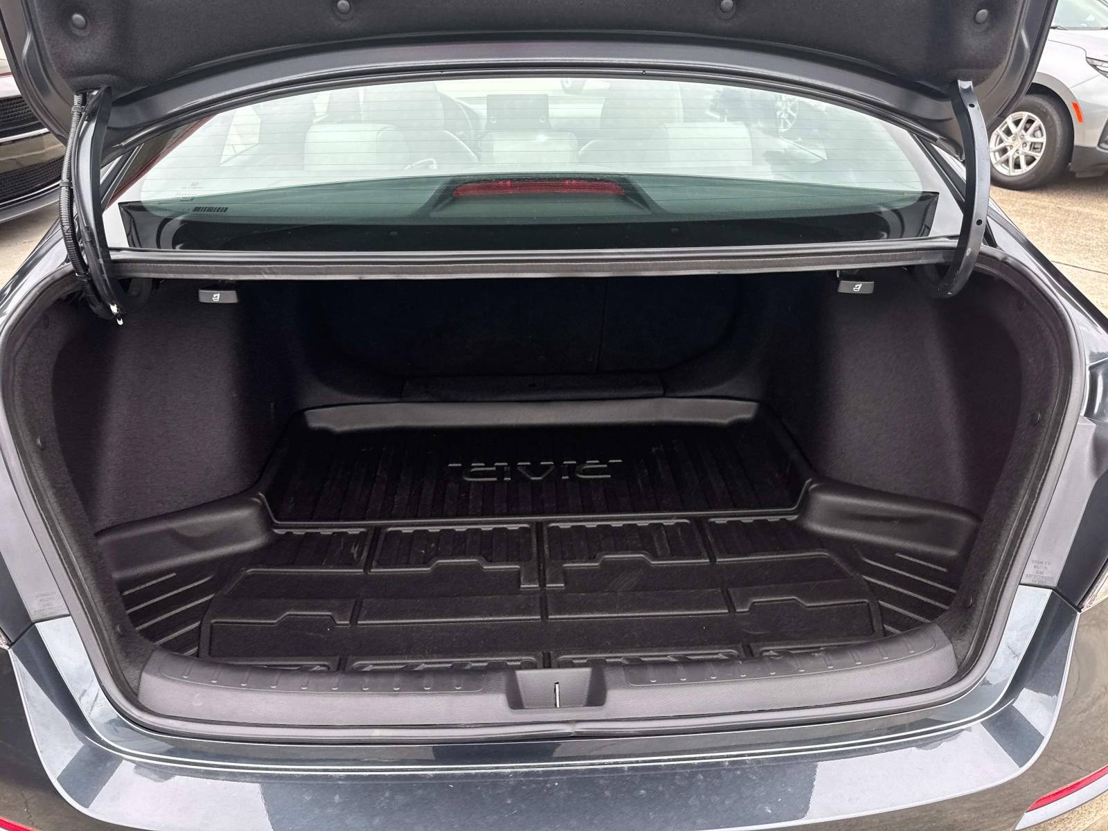 2025 Honda Civic Sport Hybrid photo 8