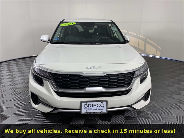 2023 Kia Seltos LX photo 2