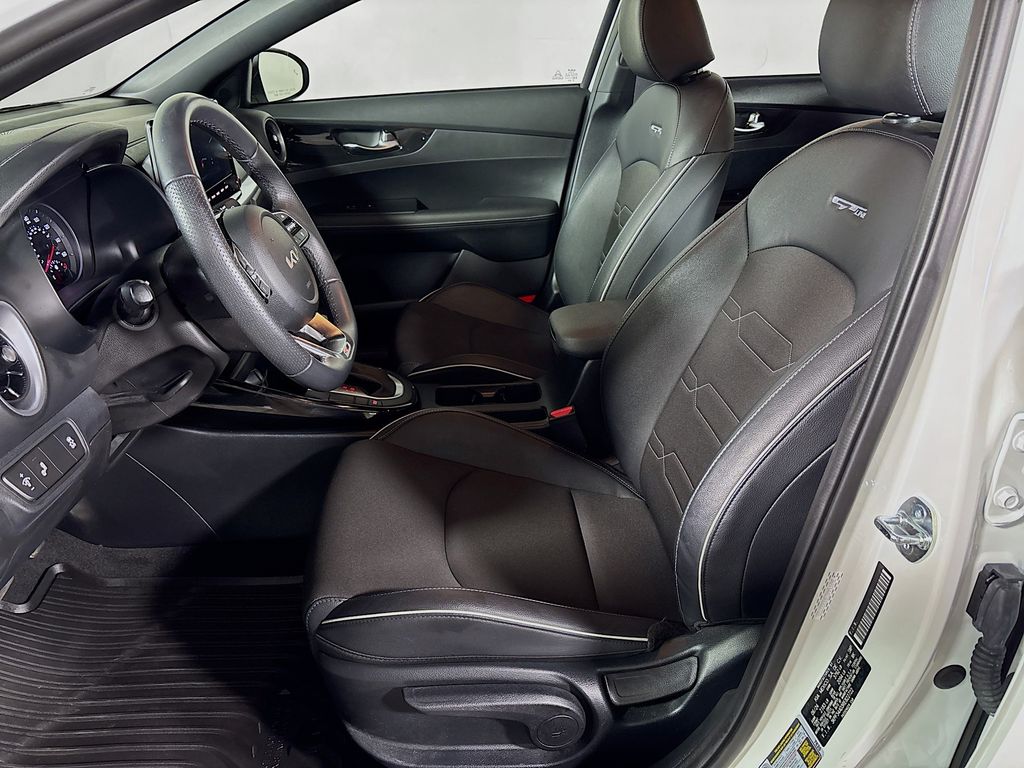 2024 Kia Forte GT-Line photo 11