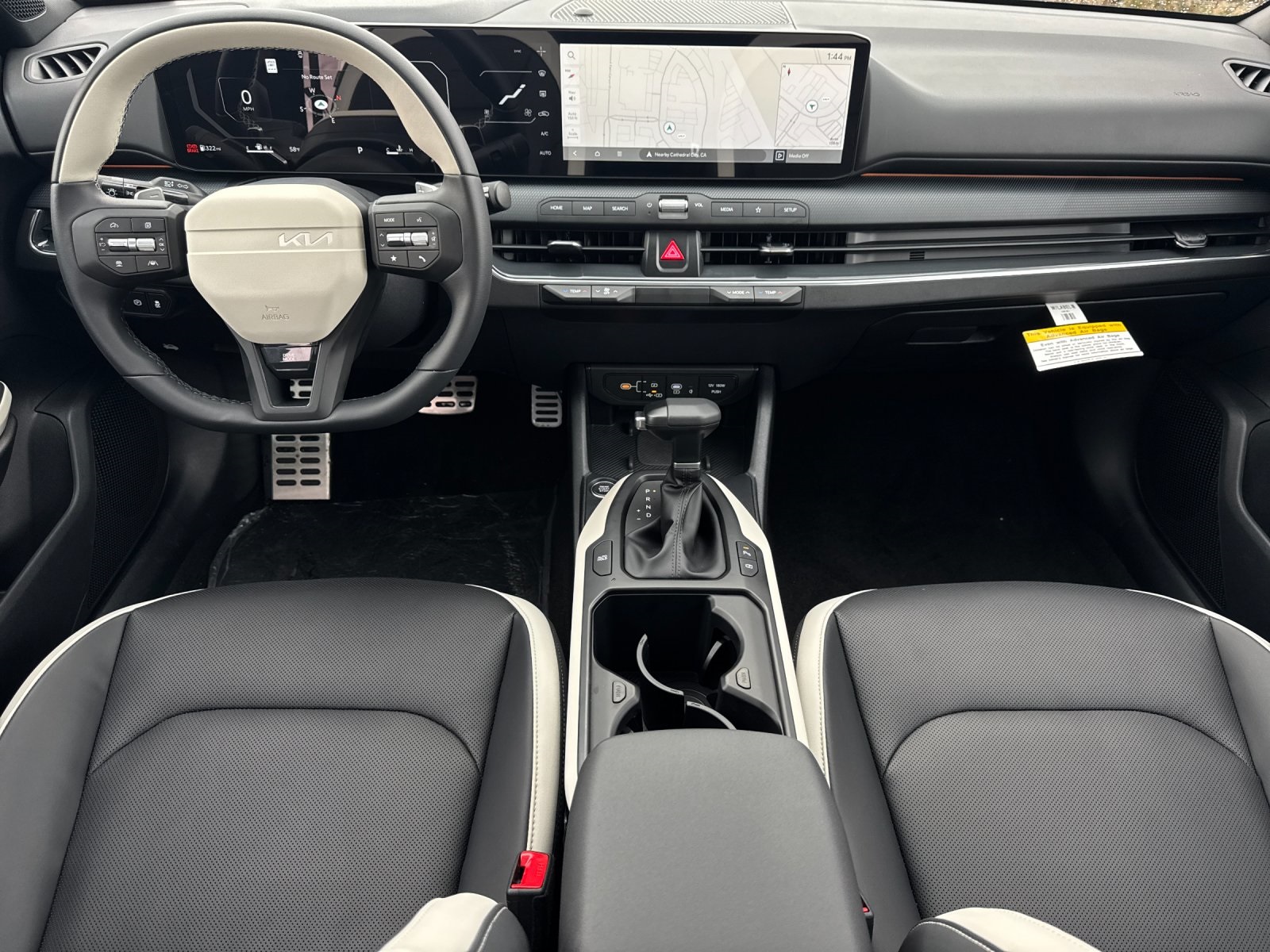 2025 Kia K4 GT-Line Turbo photo 13