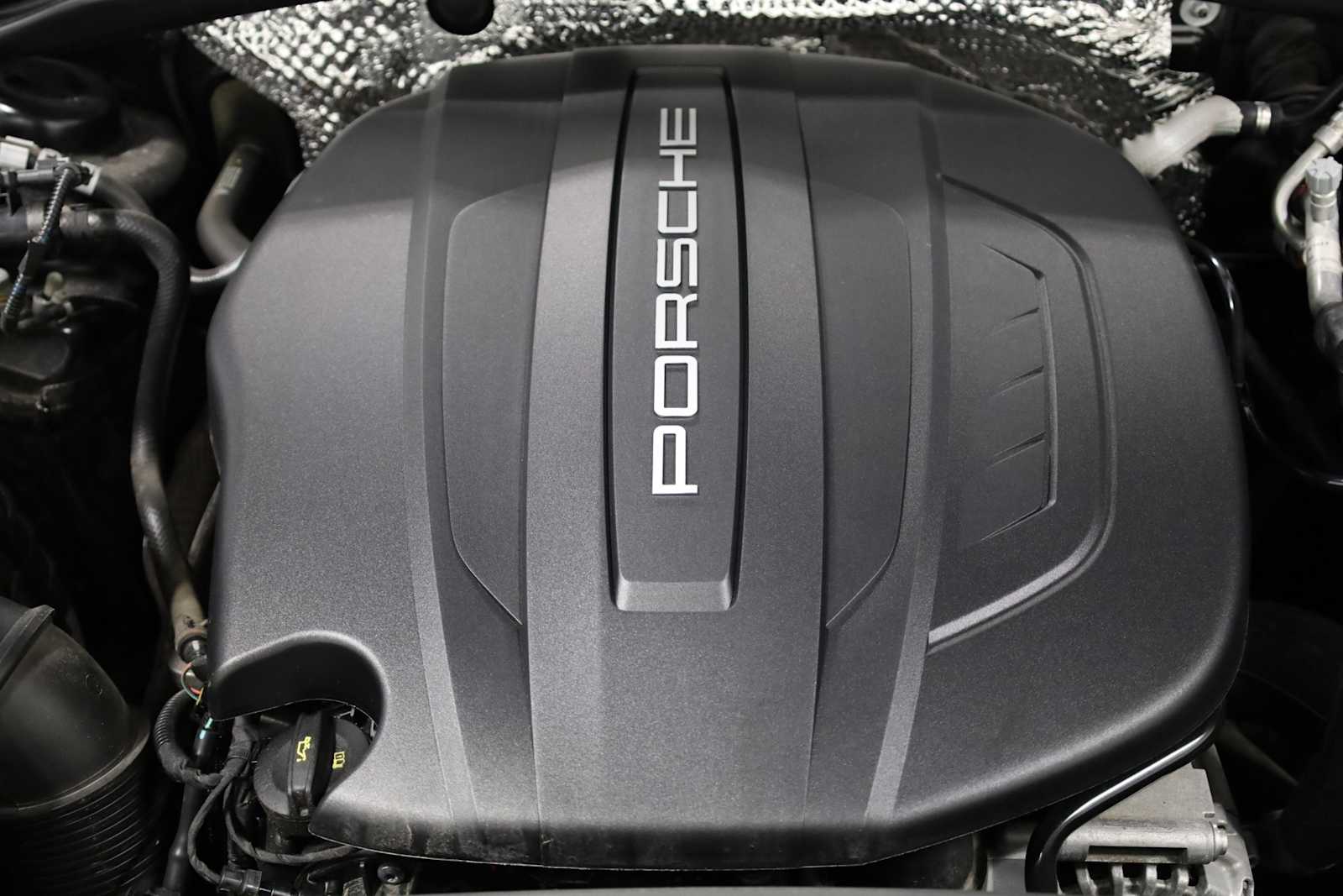 2021 Porsche Macan Base photo 41