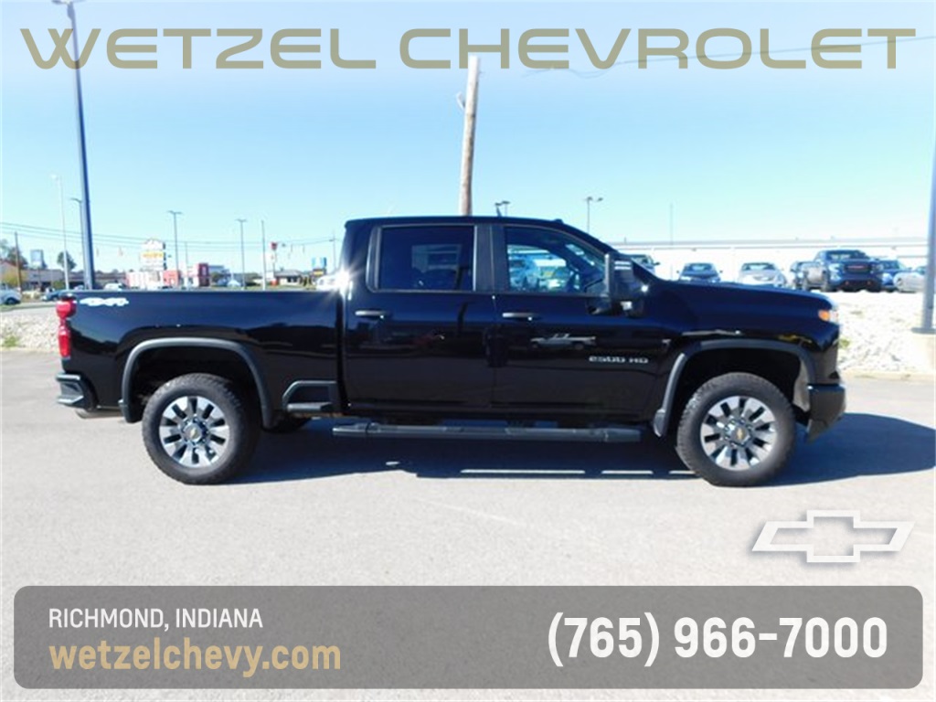 2024 Chevrolet Silverado 2500HD Custom photo 2