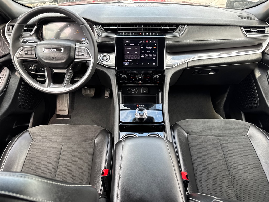 2023 Jeep Grand Cherokee Altitude photo 17
