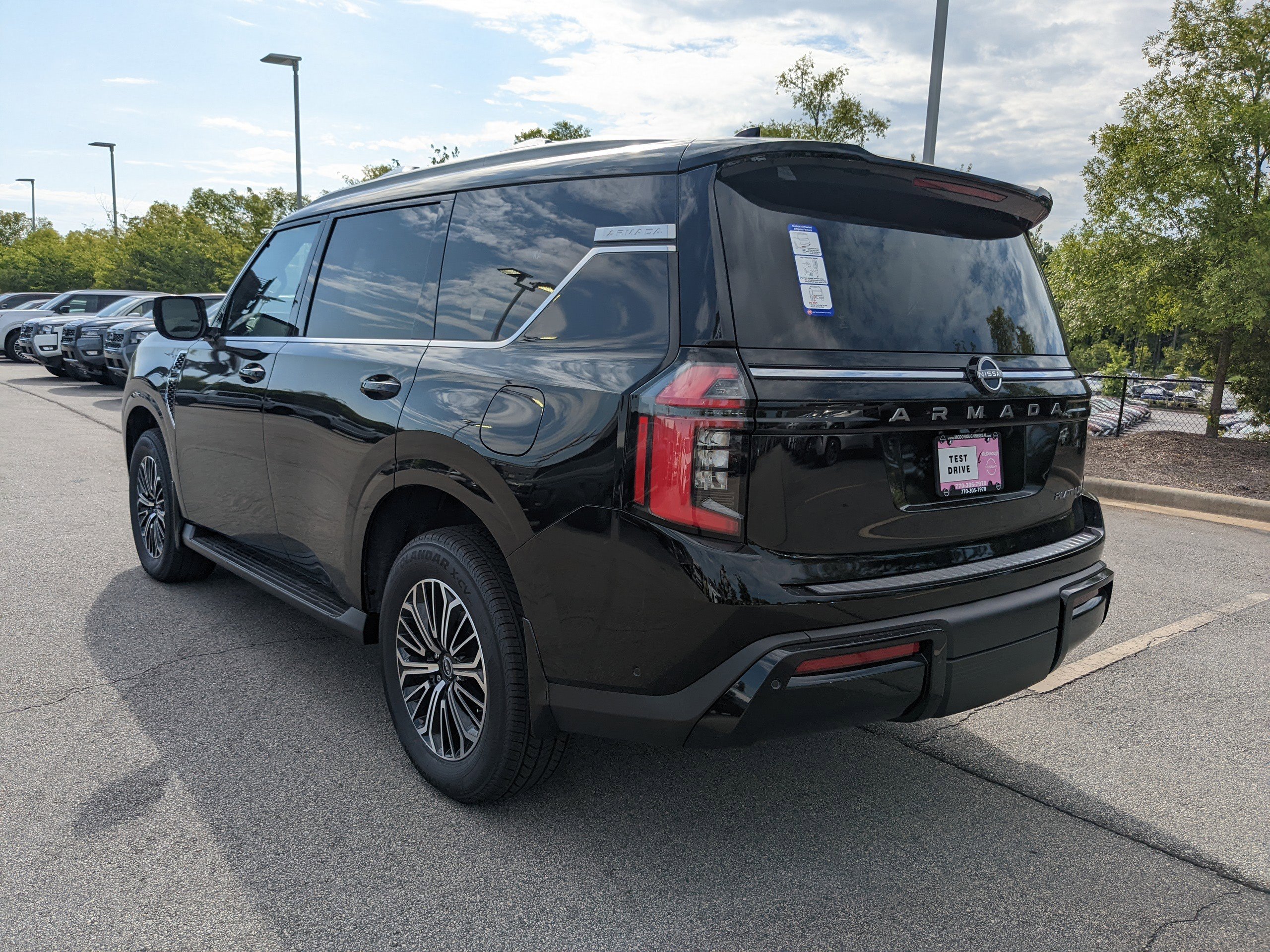 2025 Nissan Armada Platinum photo 4