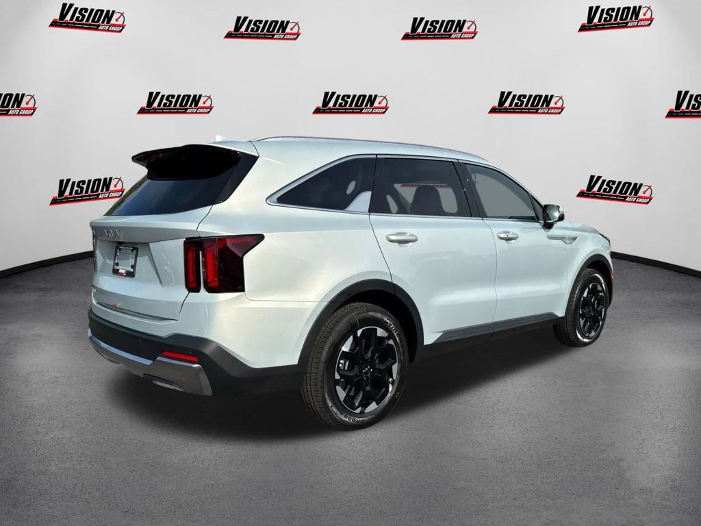 2026 Kia Sorento S photo 5