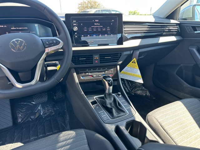 2025 Volkswagen Jetta S photo 14
