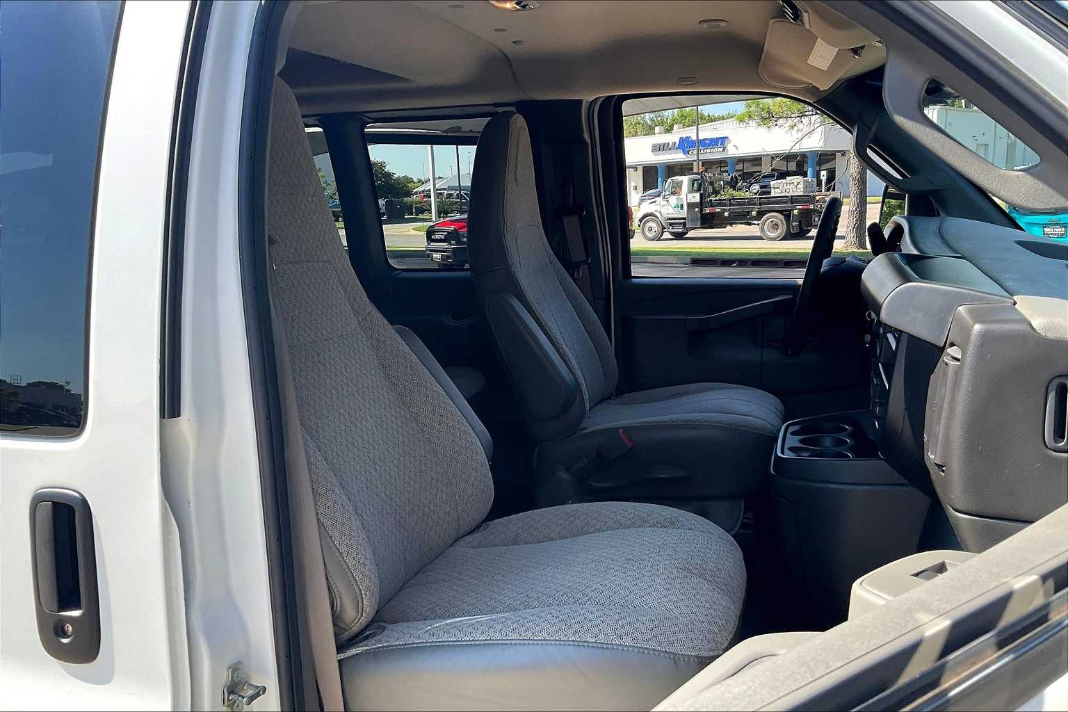 2023 Chevrolet Express LS photo 8