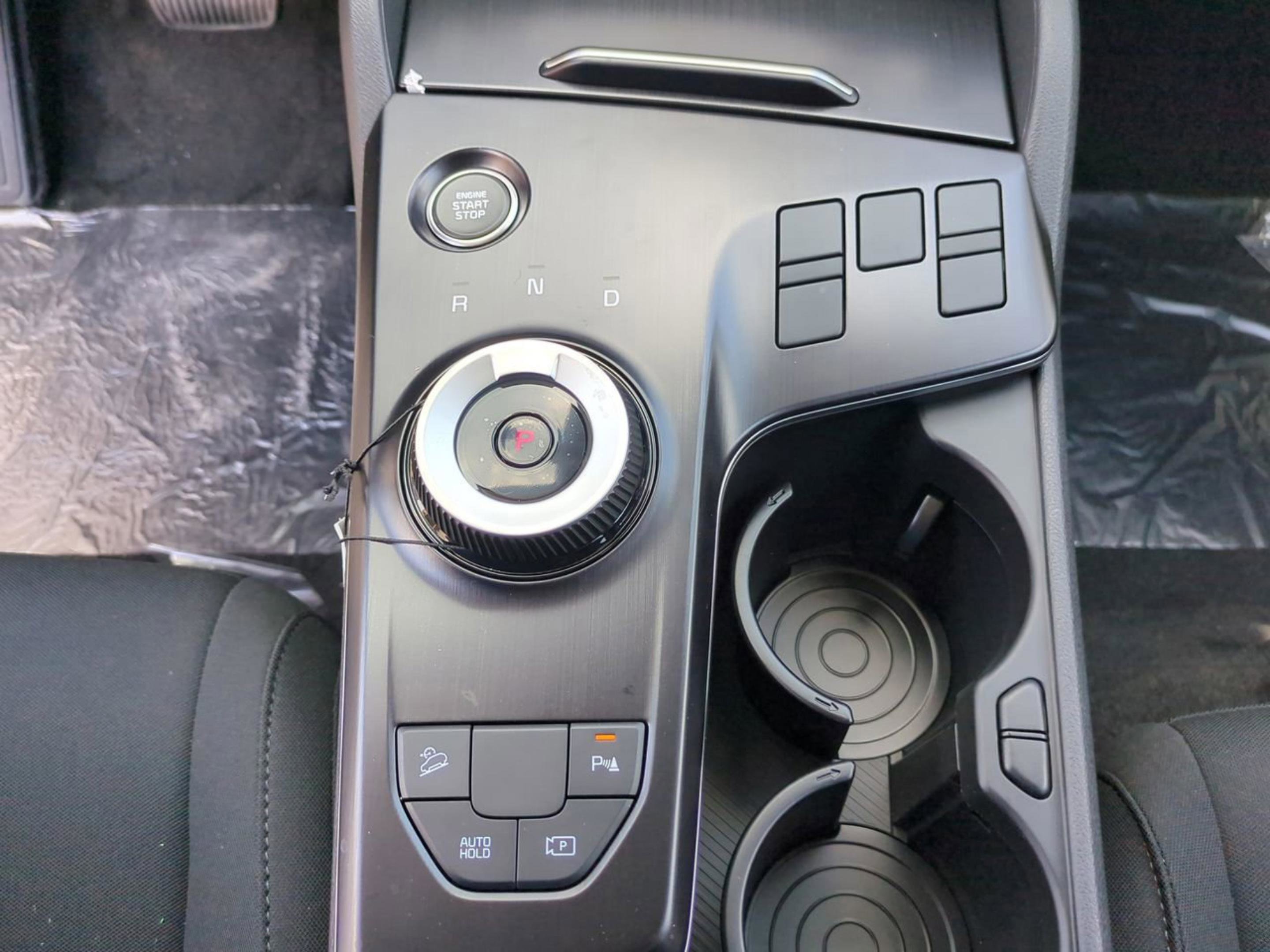 2026 Kia Sportage Hybrid LX photo 17