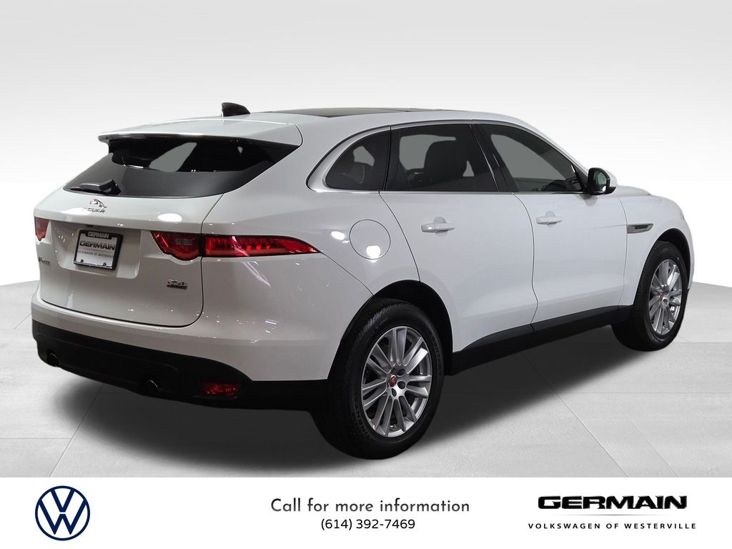 2020 Jaguar F-PACE Prestige photo 4