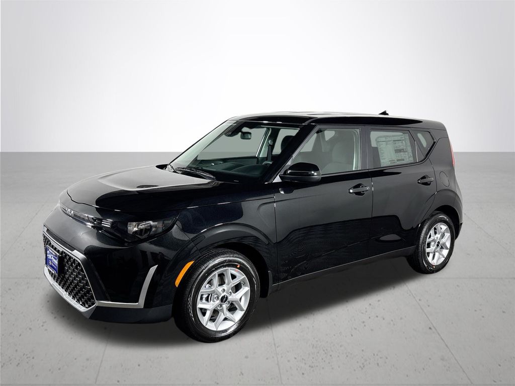 2025 Kia Soul LX photo 2