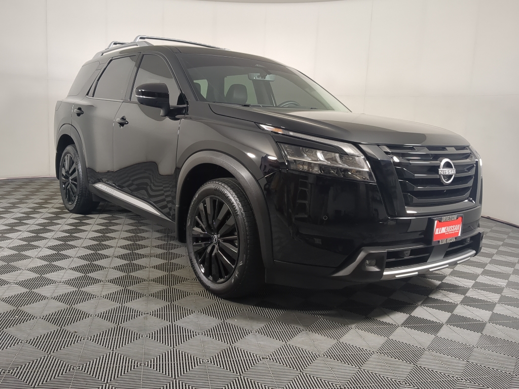 2024 Nissan Pathfinder Platinum photo 2