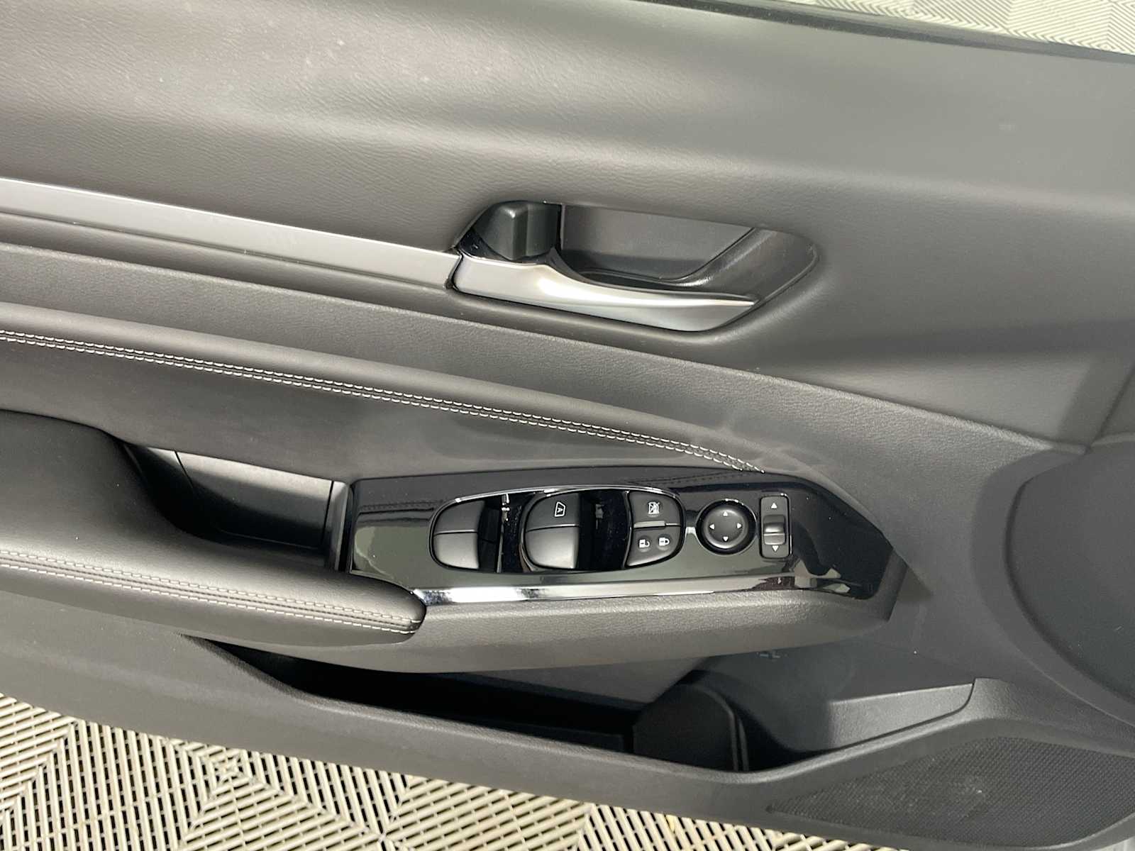 2023 Nissan Altima 2.5 SV photo 16