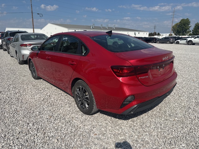 2024 Kia Forte LXS photo 2