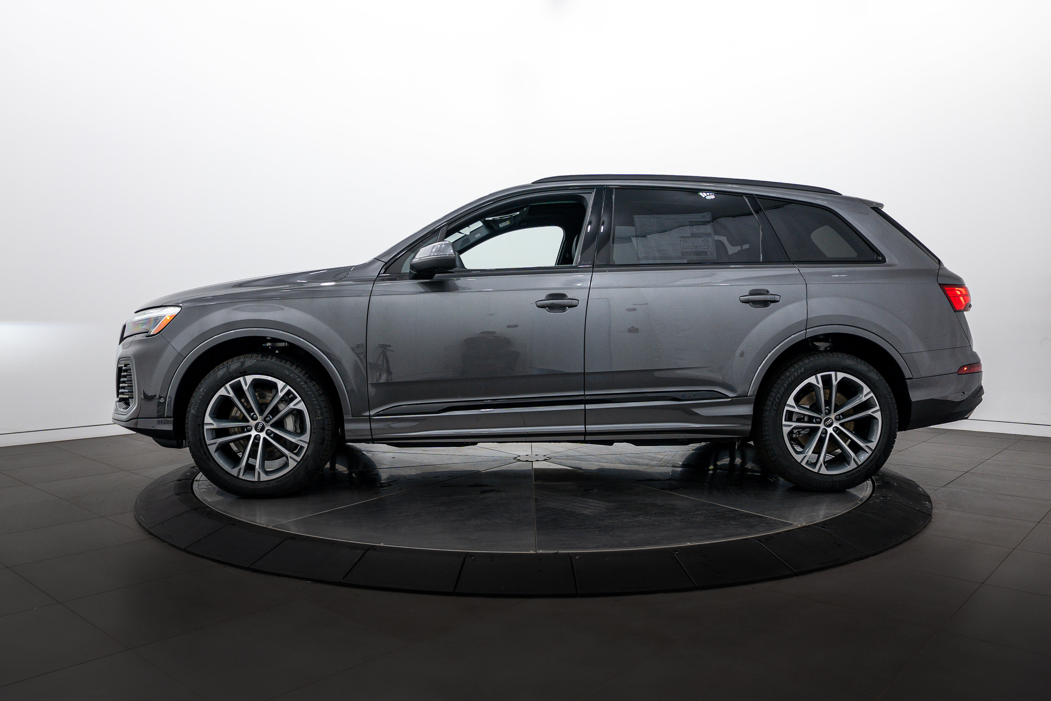 2026 Audi Q7 Premium Plus photo 3