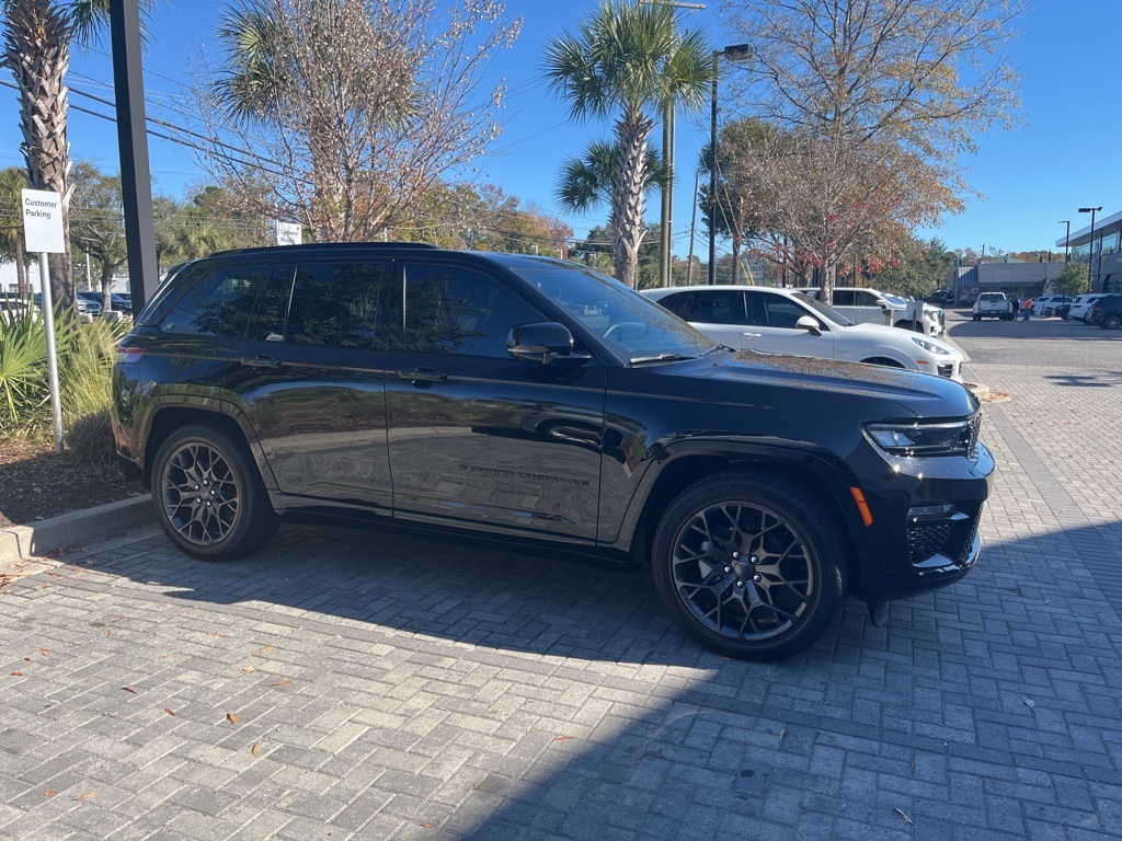 2025 Jeep Grand Cherokee Summit Reserve photo 4