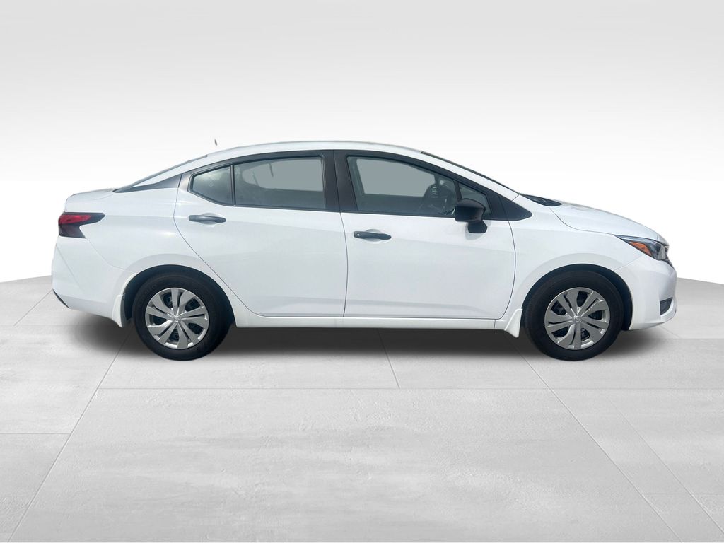 2025 Nissan Versa 1.6 S photo 6